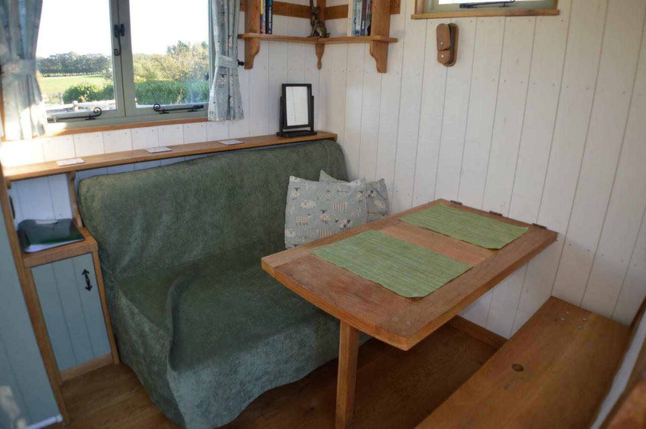 Rose Shepherds Hut Badlesmere Exteriér fotografie